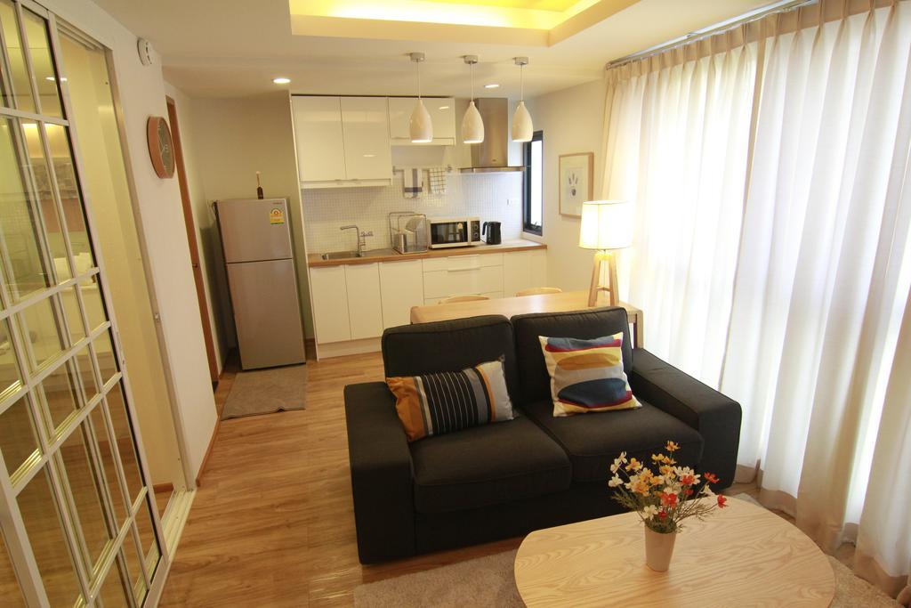 S Bloc Saladaeng Bed and Breakfast Bangkok Exteriör bild